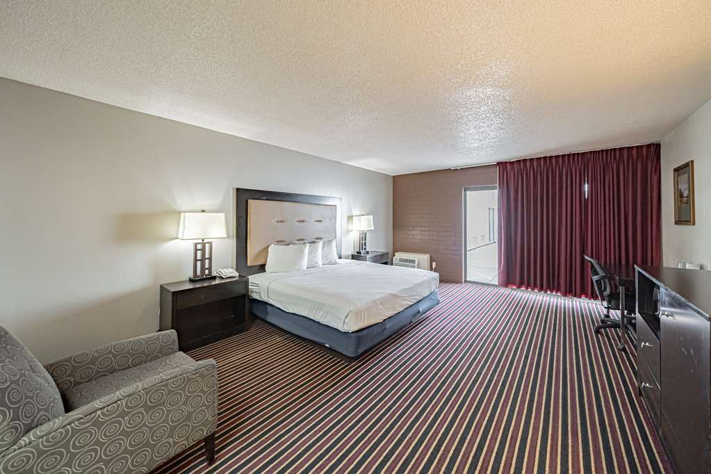MOTEL 6 POCATELLO, ID-guestroom-Guest Room,On-Site.jpg