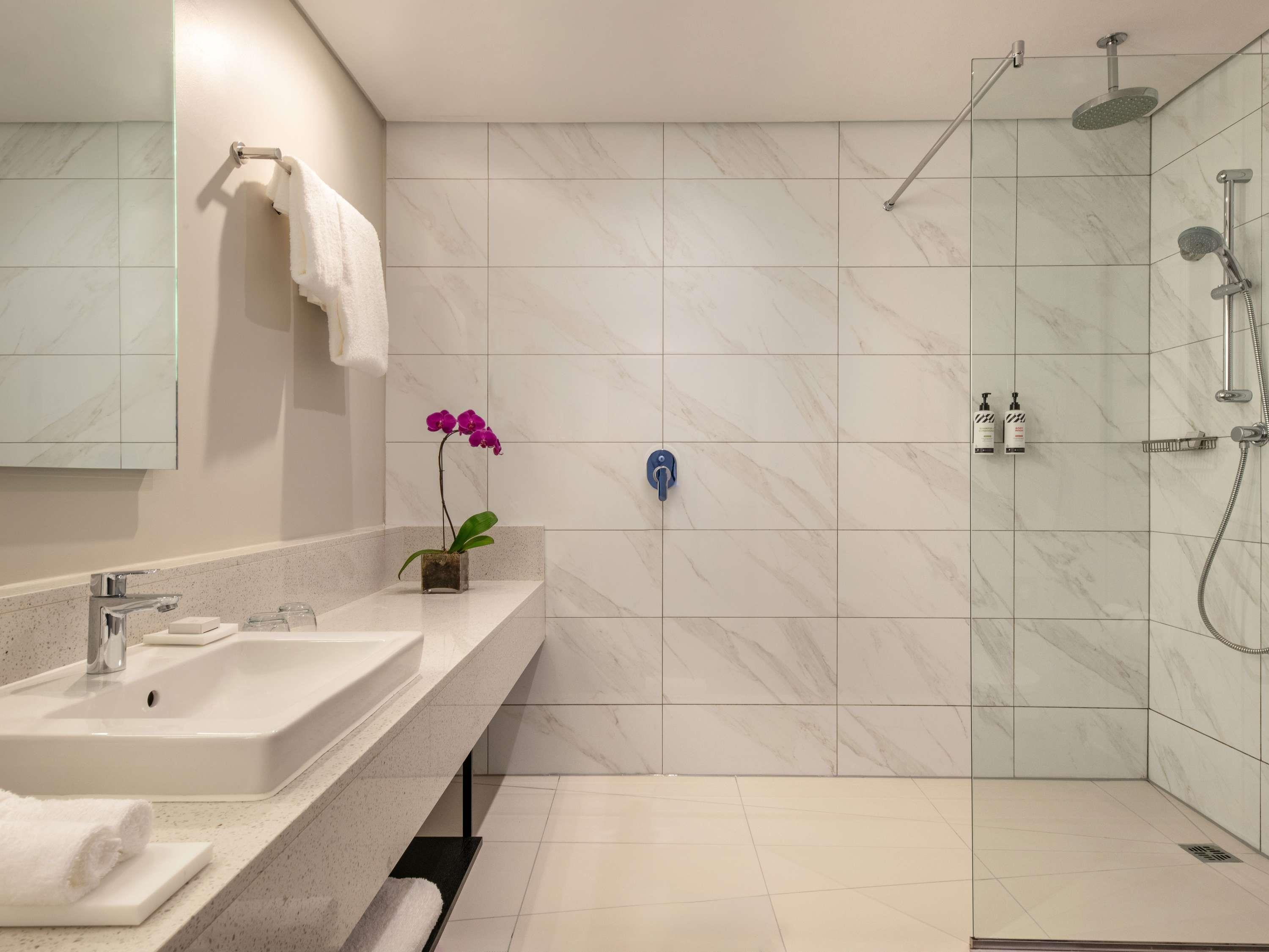 Pullman Cape Town City Centre Room Type - Superior Room with King bed