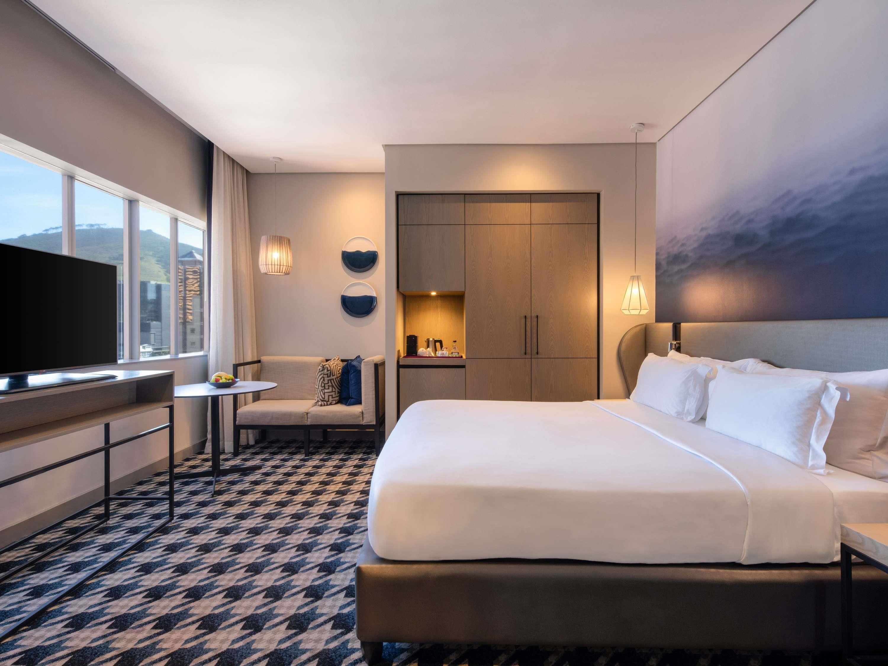 Pullman Cape Town City Centre Room Type - Classic Room with King bed