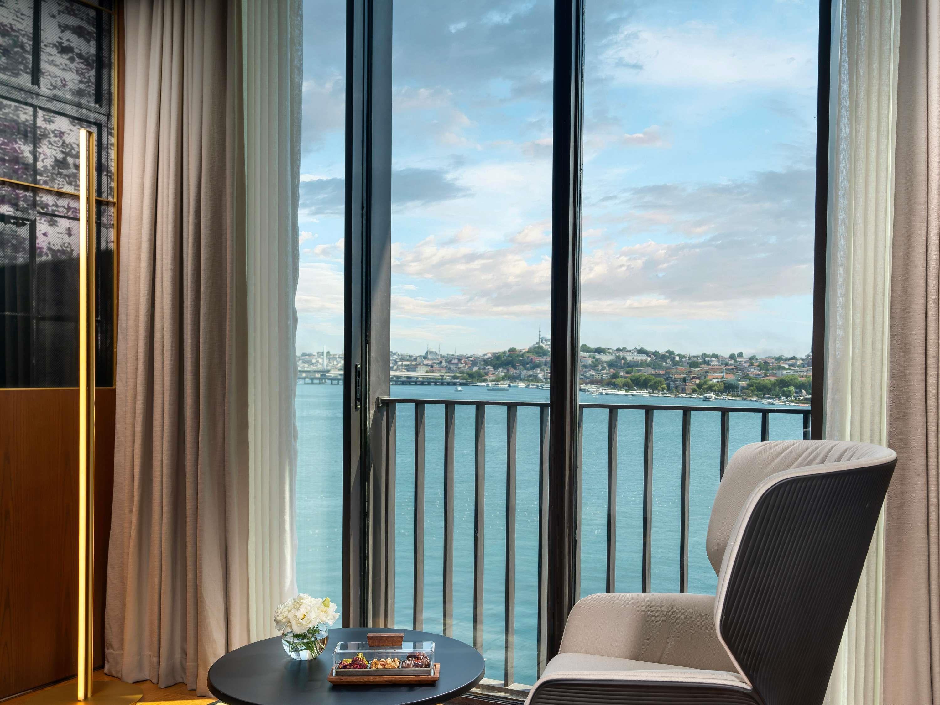 Rixos Tersane Istanbul Room Type - Premium Room Sea View Twin - Nickelodeon Play Access