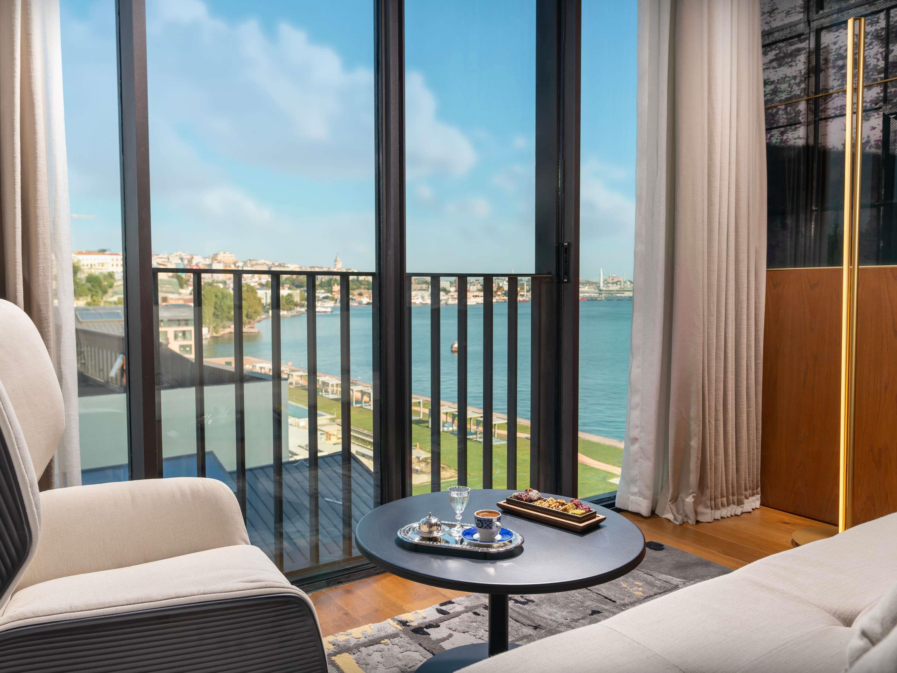 Rixos Tersane Istanbul Room Type - Premium Room Partial Sea View Twin - Nickelodeon Play Access