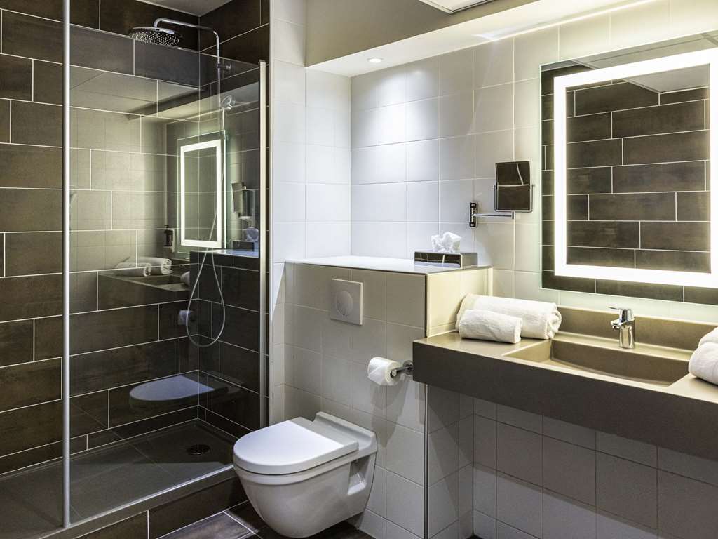 Mercure Agen Centre-guestroom-Guest Room,Bathroom,On-Site.jpg