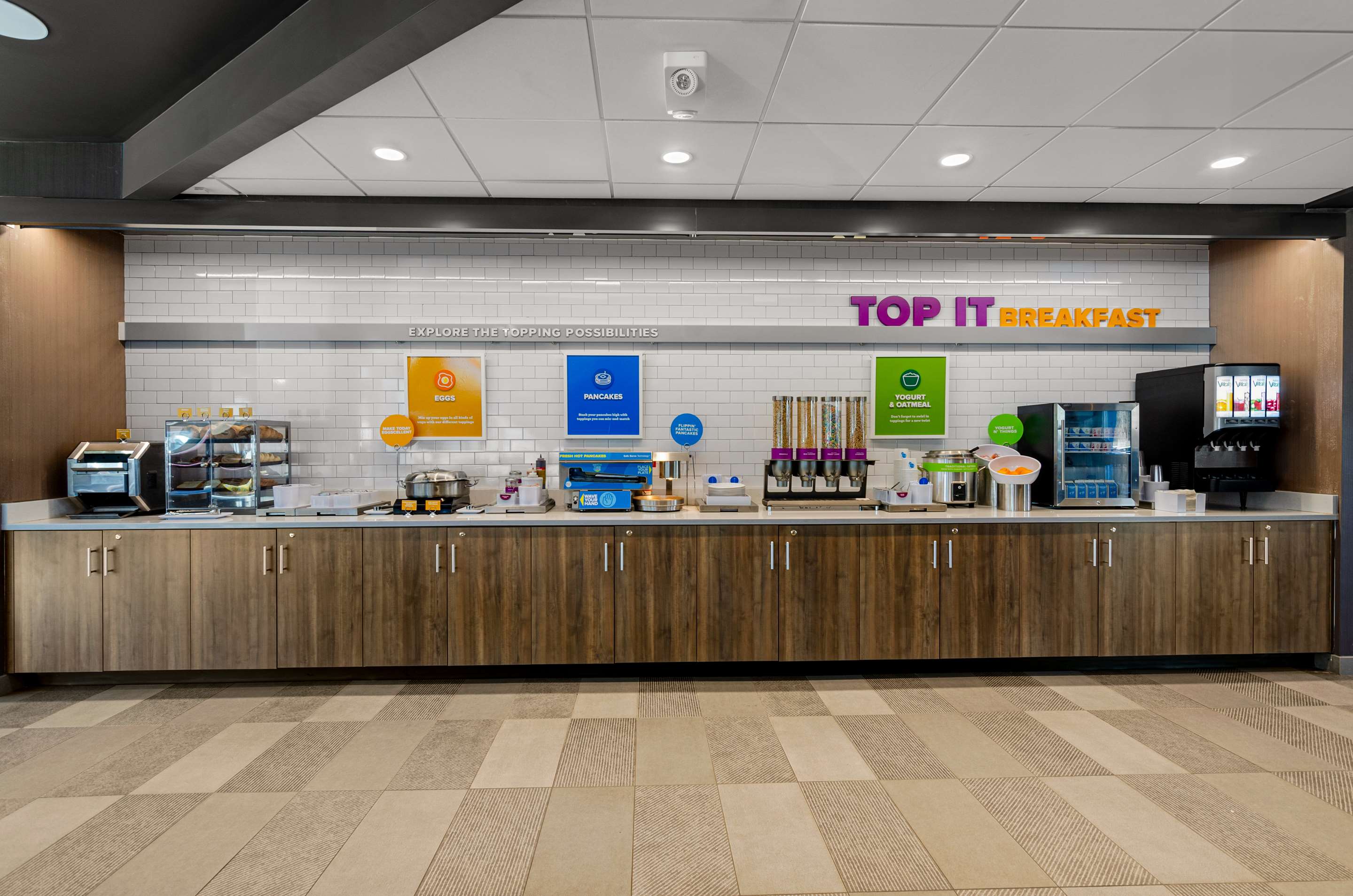 Breakfast Area | Tru By Hilton Christiansburg