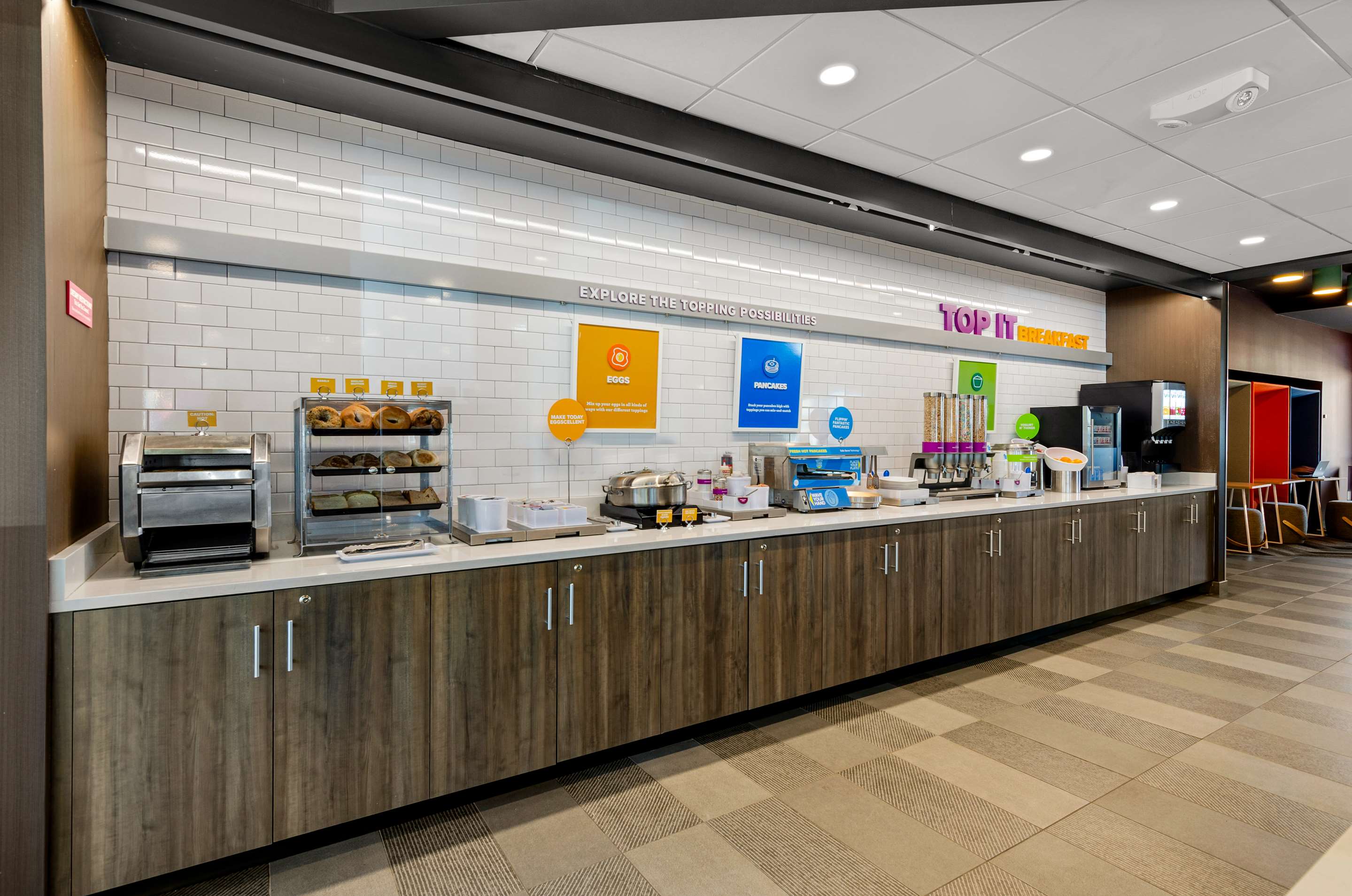 Breakfast Area | Tru By Hilton Christiansburg