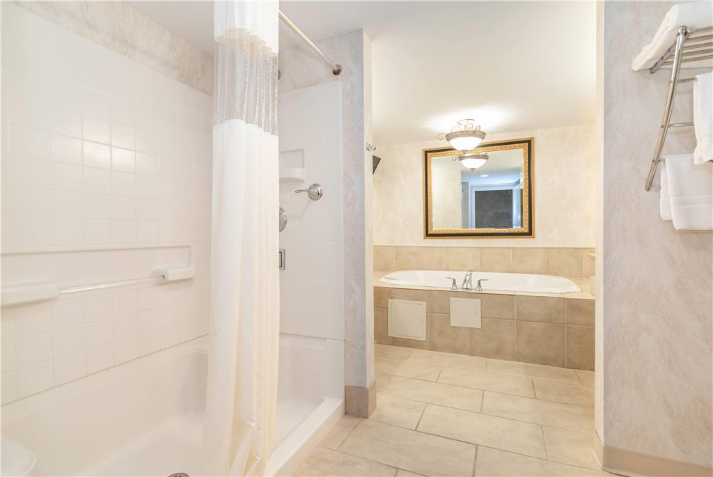 BELLISSIMO GRANDE HOTEL, TRADEMARK-guestroom-Guest Room,Bathroom,On-Site.jpg