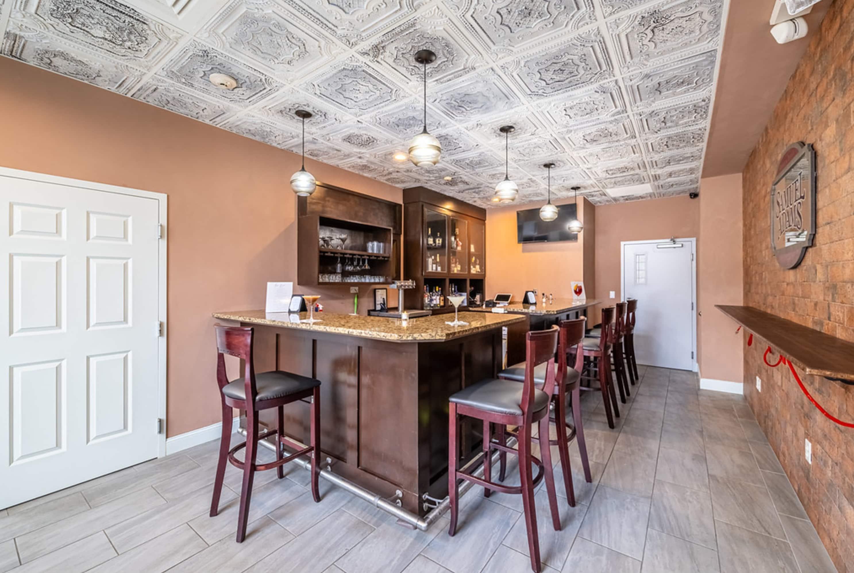 BarLounge | Bellissimo Hotel, Trademark by Wyndham Near Foxwoods Casino