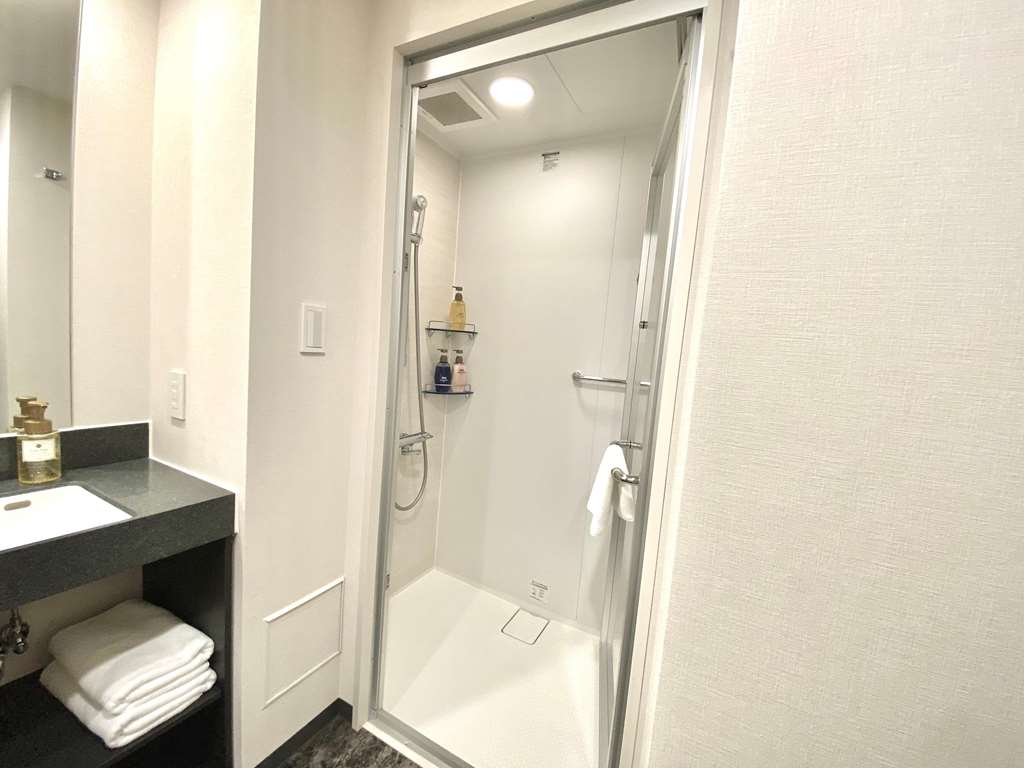 MONDAY PREMIUM UENO OKACHIMACHI-guestroom-Guest Room,Bathroom,On-Site.jpg
