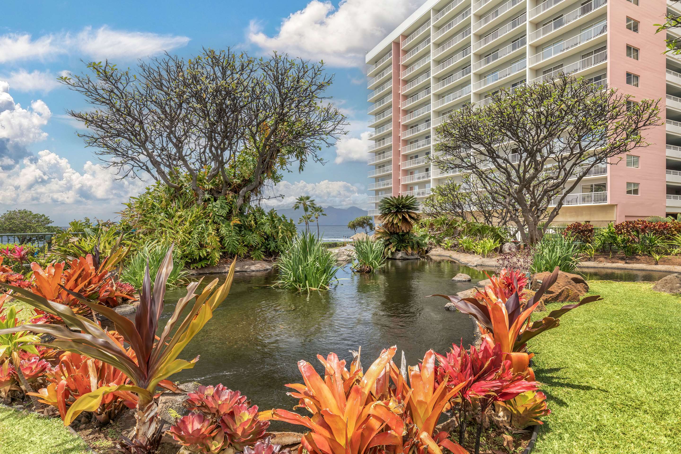 Exterior | Hilton Vacation Club Ka'anapali Beach Maui
