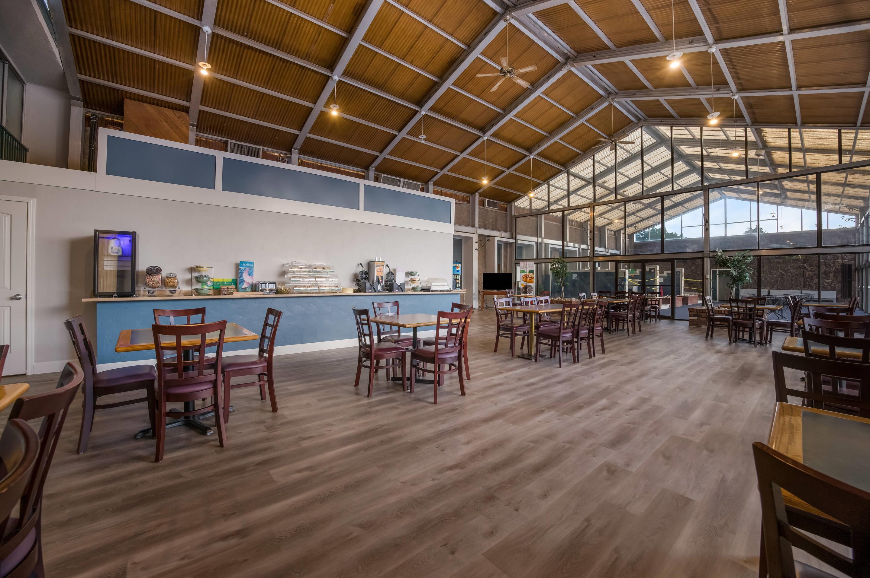Spacious breakfast area | Suburban Studios Canon City