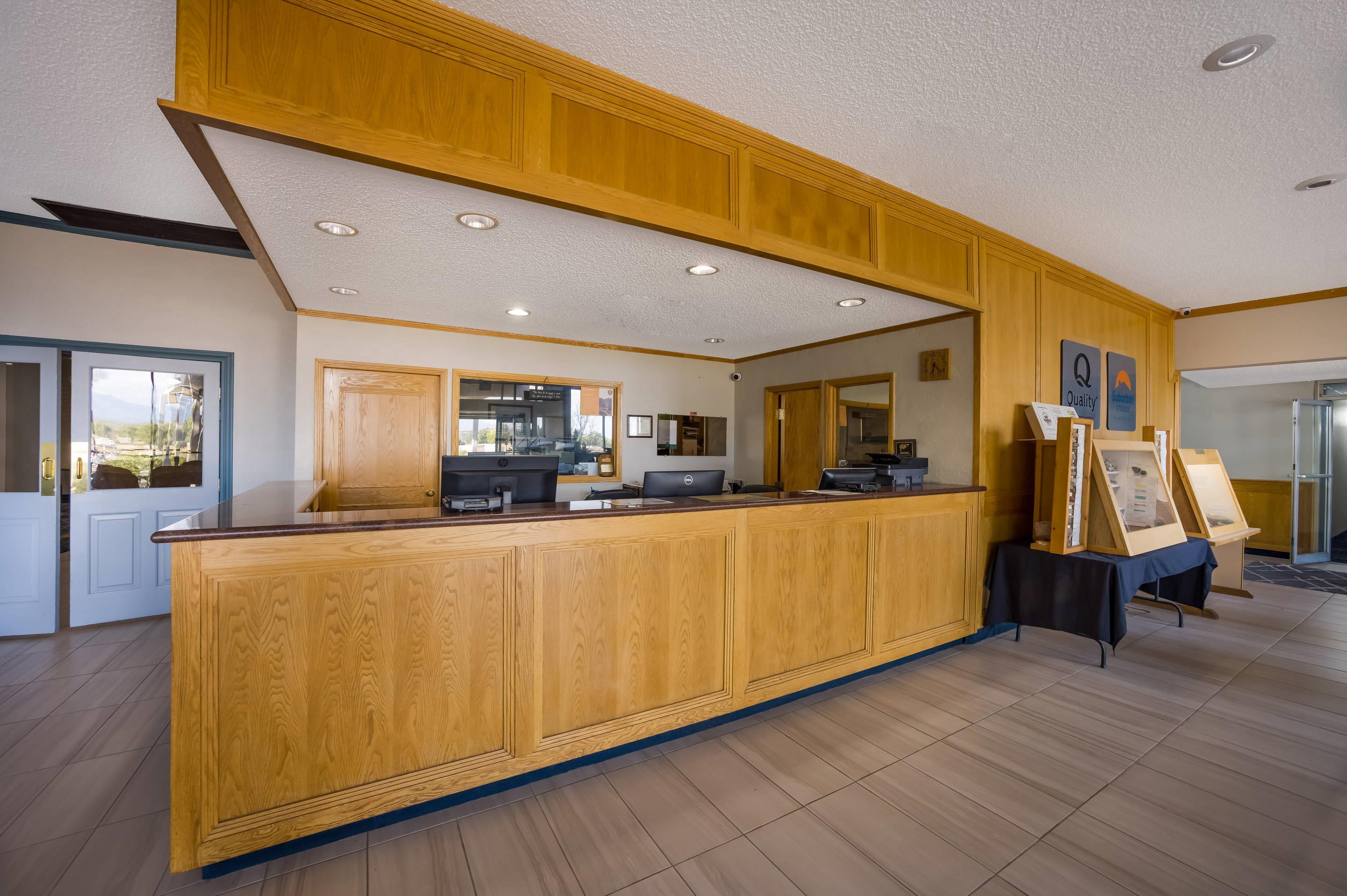 Front desk | Suburban Studios Canon City
