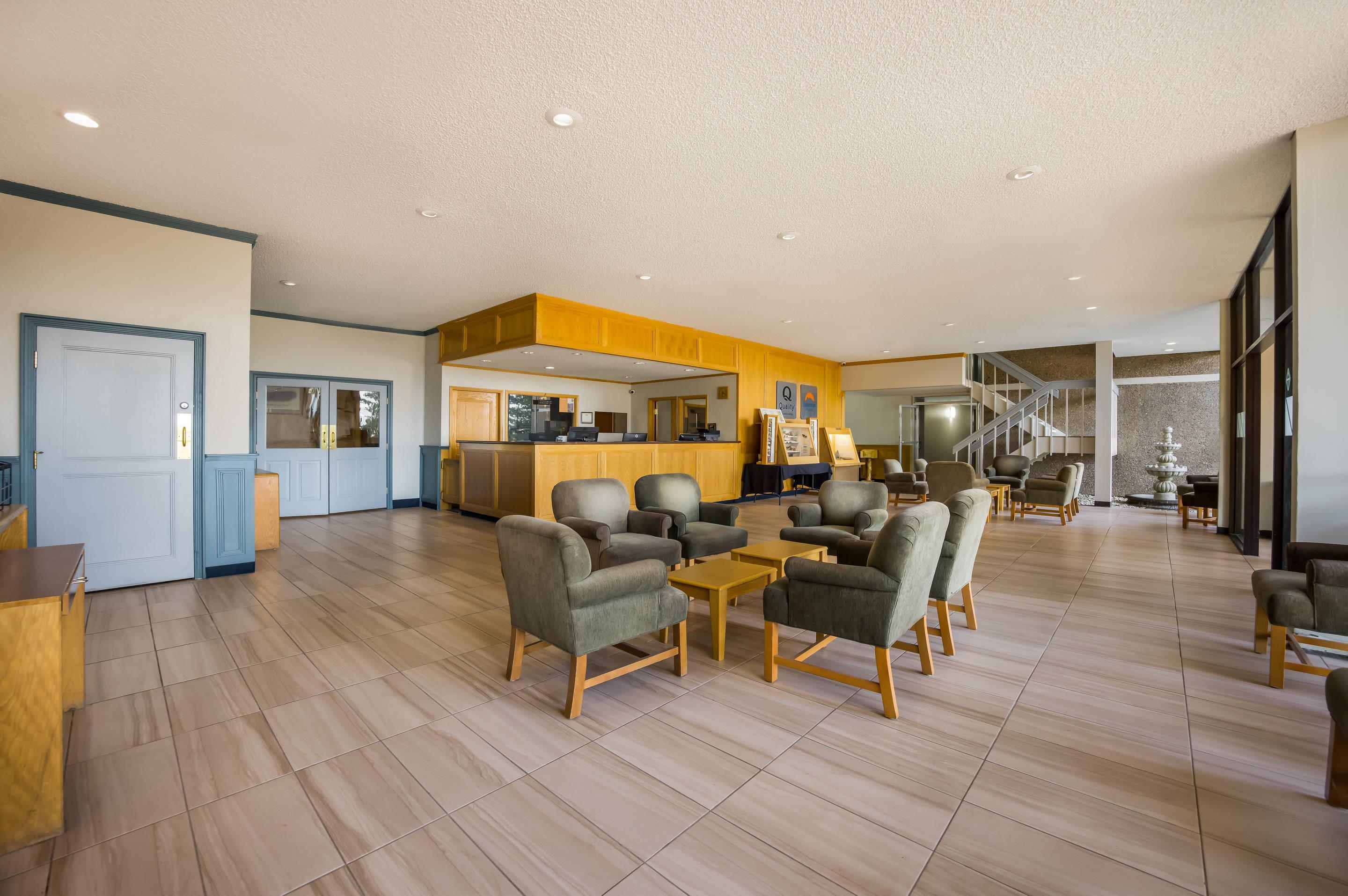 Spacious lobby | Suburban Studios Canon City