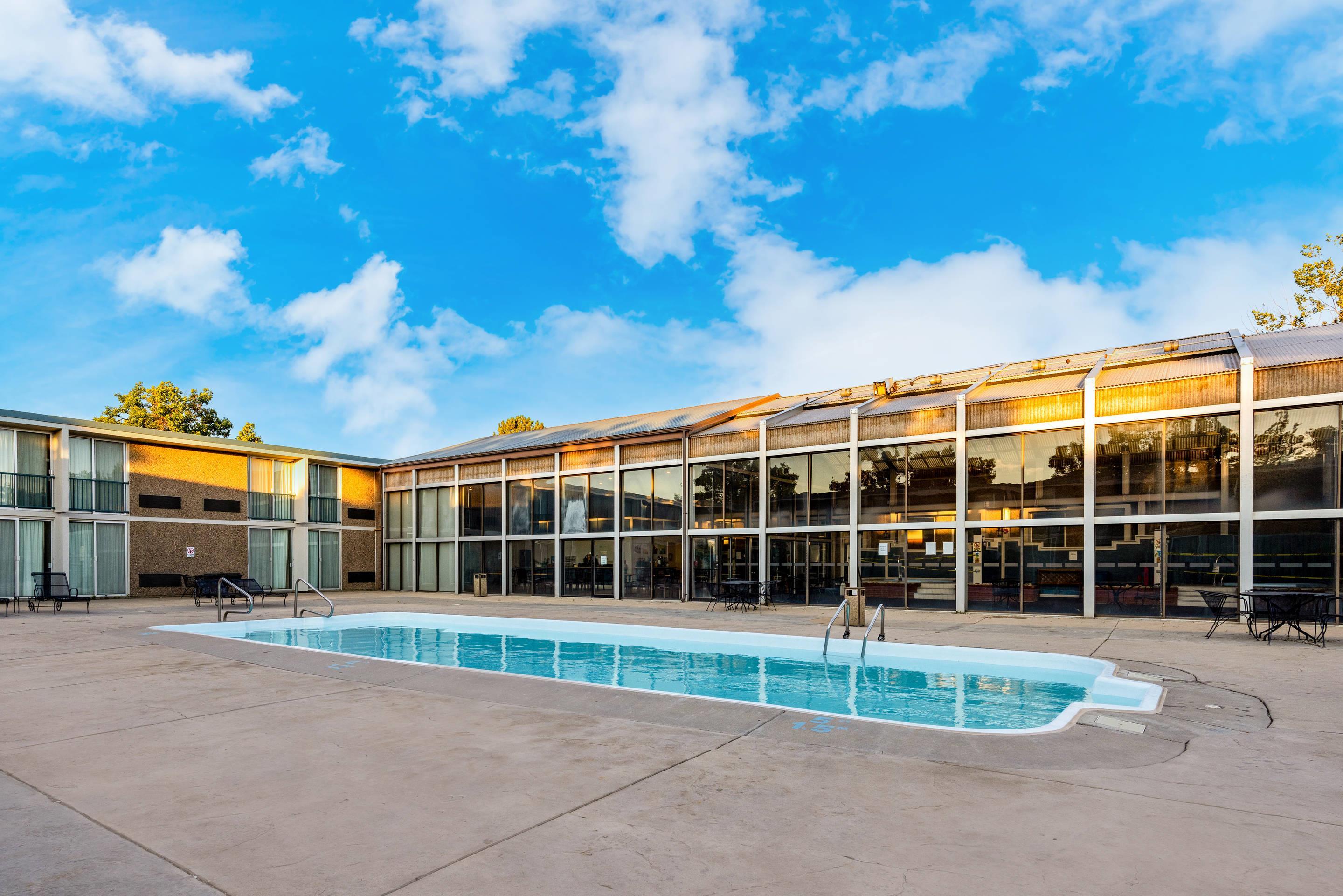 Outdoor pool | Suburban Studios Canon City