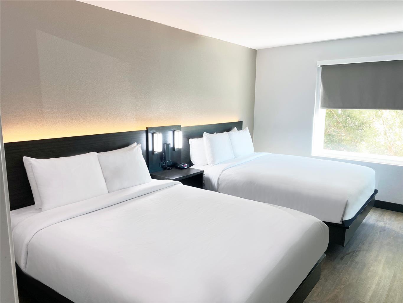 HAWTHORN HOBBS-guestroom-Guest Room,On-Site.jpg