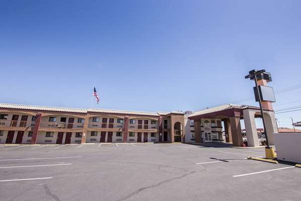 Exterior view - Baymont Inn Kingman - I-40, Exit 53