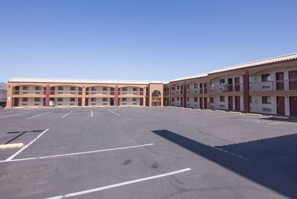 Exterior view - Baymont Inn Kingman - I-40, Exit 53