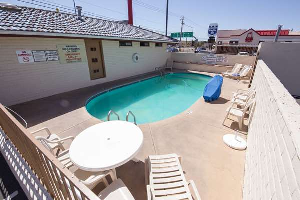 Pool - Baymont Inn Kingman - I-40, Exit 53