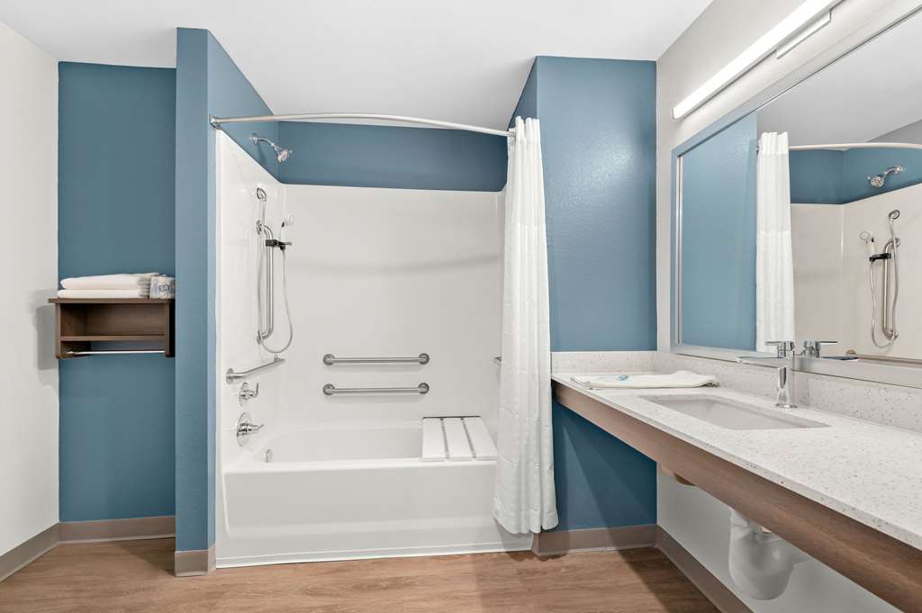 WOODSPRING SUITES INDIO - COACHELLA-guestroom-Guest Room,Bathroom,On-Site.jpg