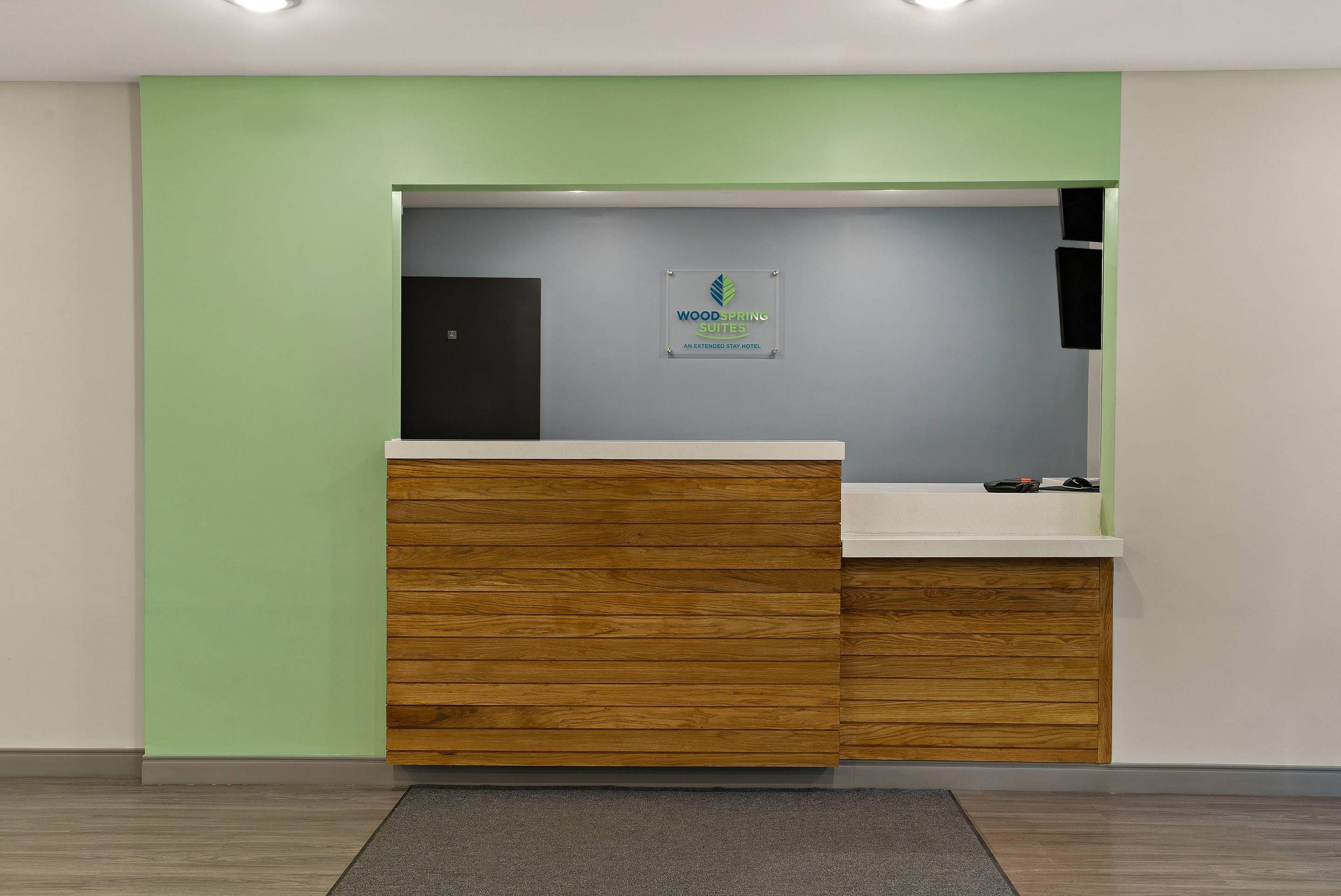 Front desk | Woodspring Suites East Lansing - University Area