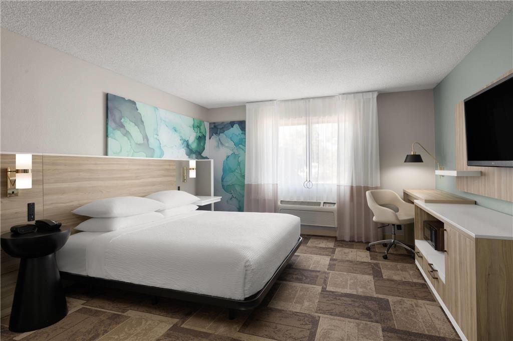 WYNDHAM GARDEN NEWARK/FREMONT SILIC-guestroom-Guest Room,On-Site.jpg