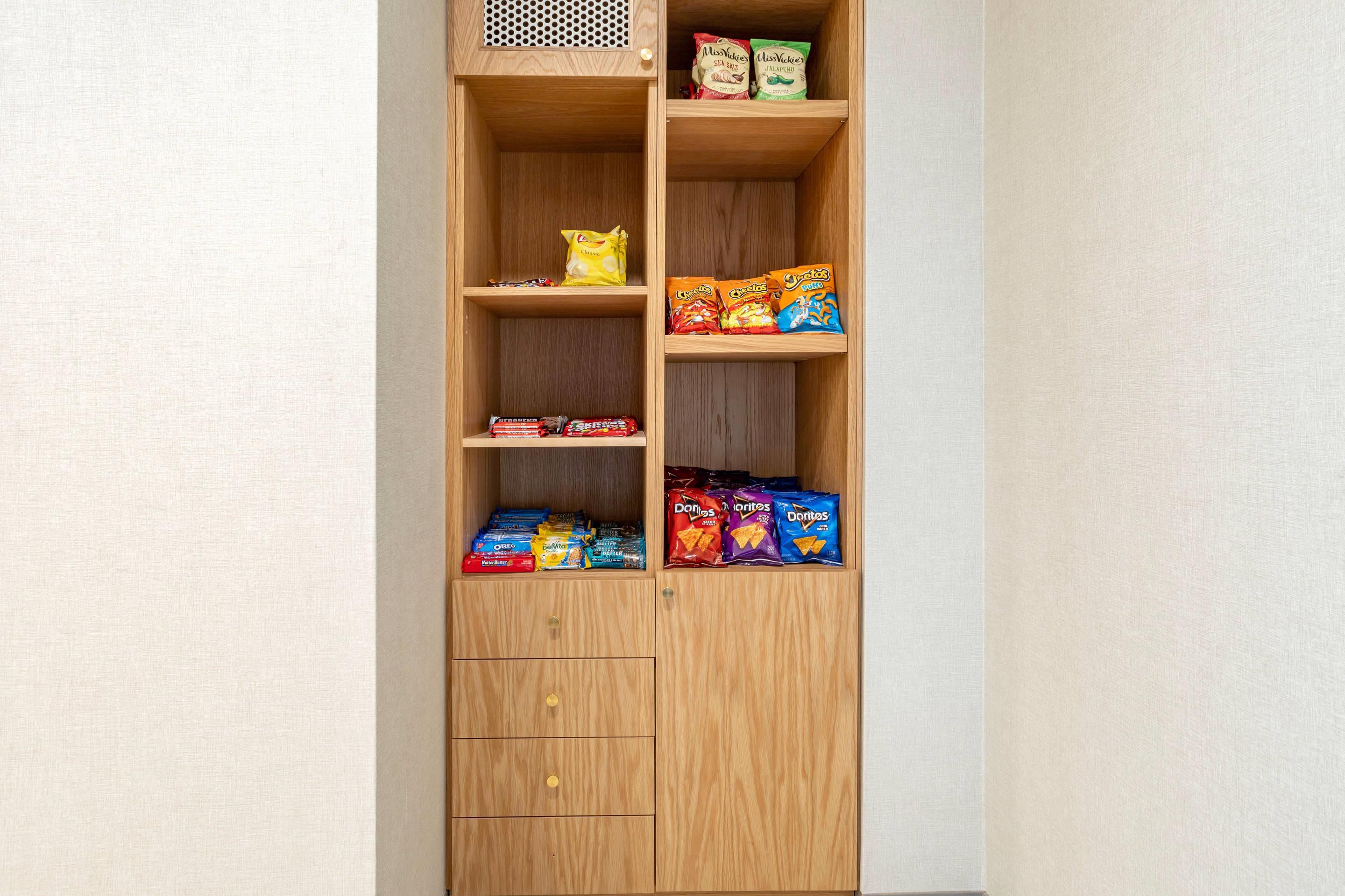 Hotel marketplace | Comfort Inn & Suites Newark Liberty International Airport