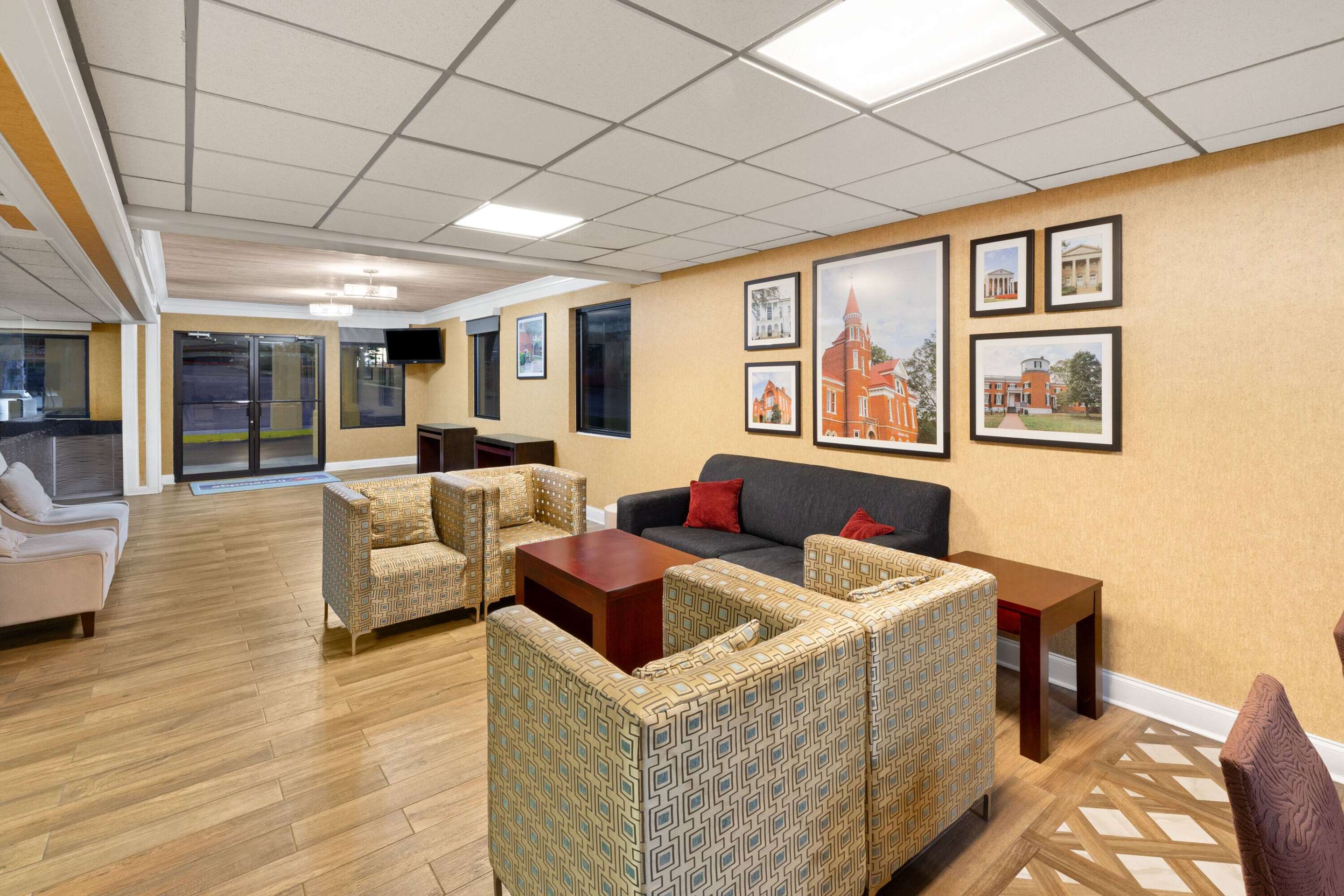 Lobby | Hotel Oxford, a Travelodge by Wyndham