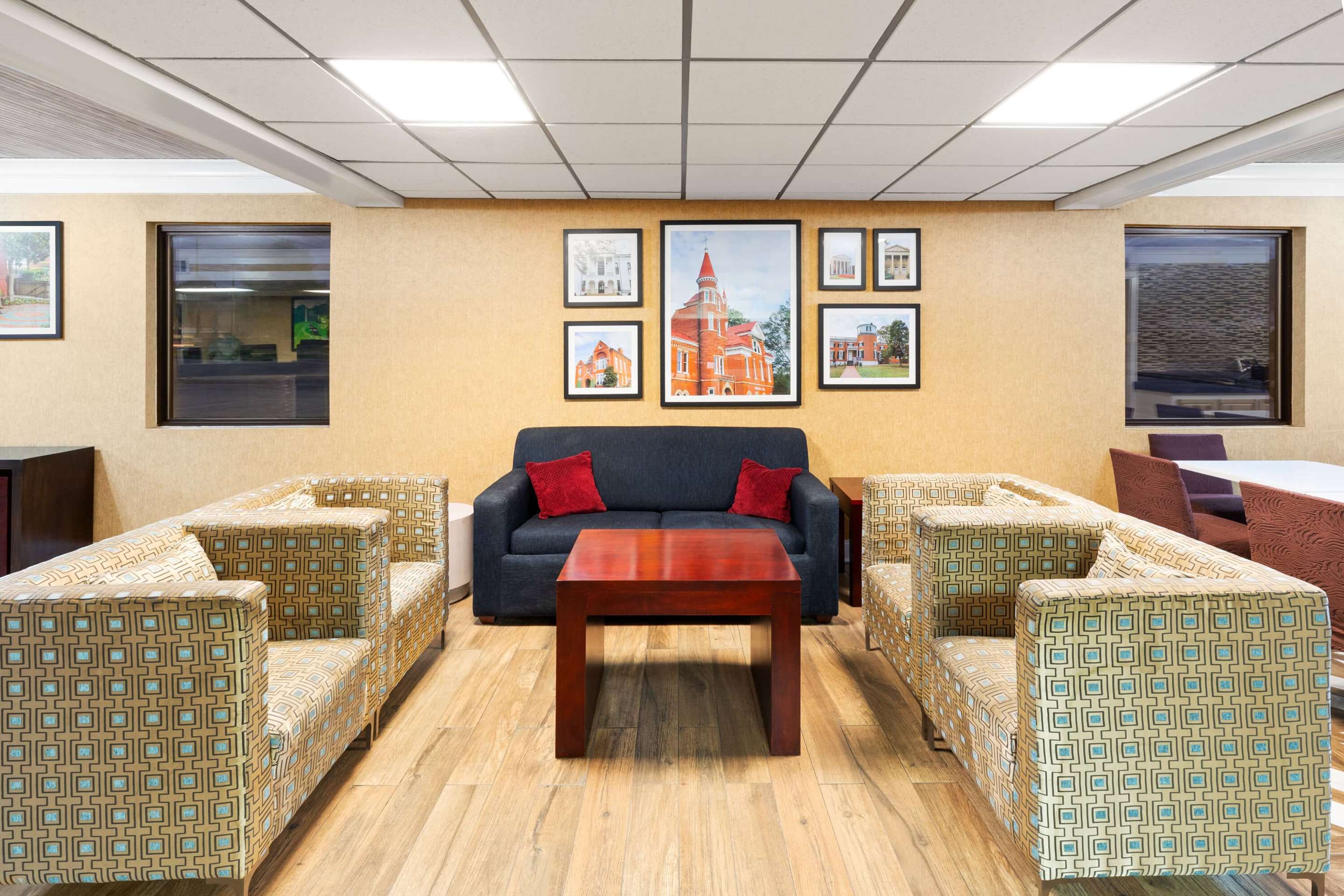 Lobby | Hotel Oxford, a Travelodge by Wyndham