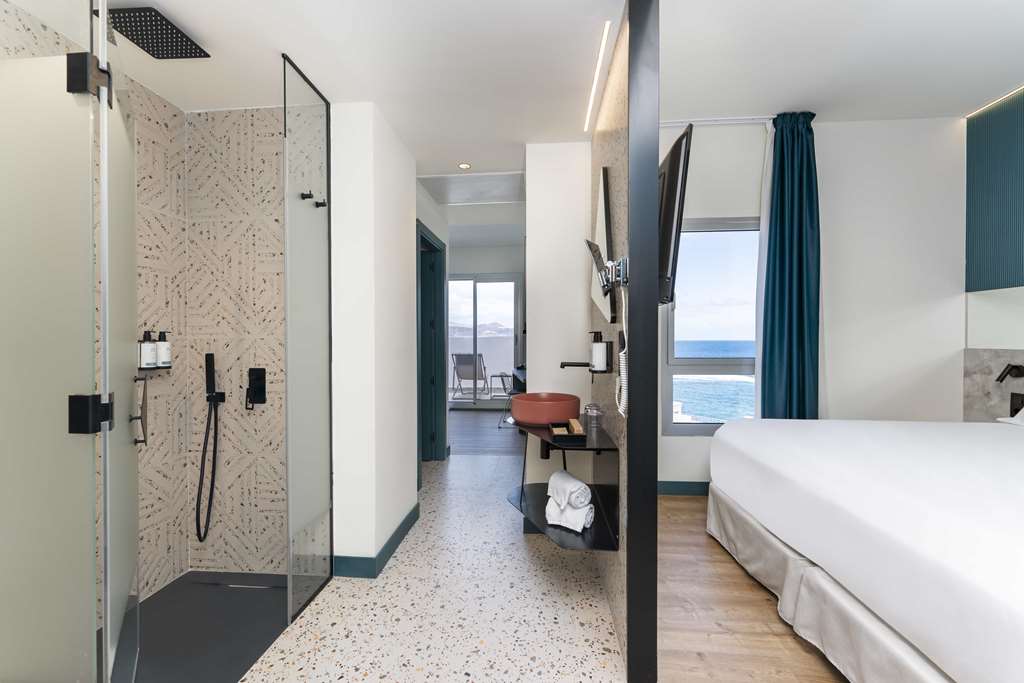 OCCIDENTAL LAS CANTERAS-guestroom-Guest Room,Suite,On-Site.jpg