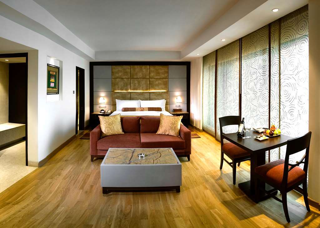 THE LALIT NEW DELHI-guestroom-Guest Room,Suite,On-Site.jpg