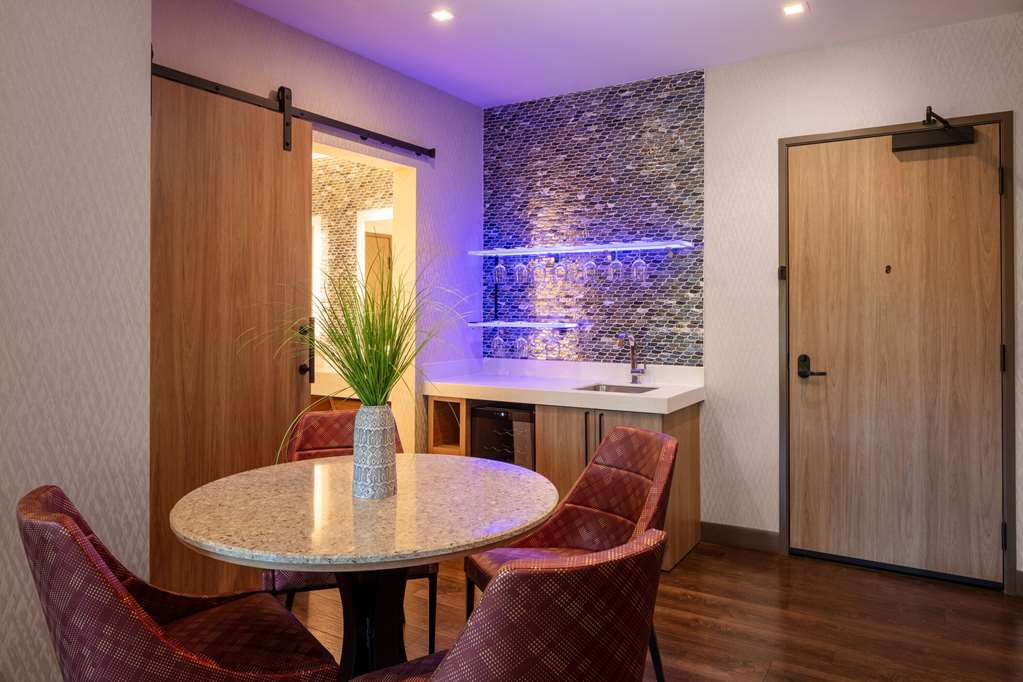 WYNDHAM GARDEN REDWOOD VALLEY/UKIAH-guestroom-Guest Room,Suite,On-Site.jpg