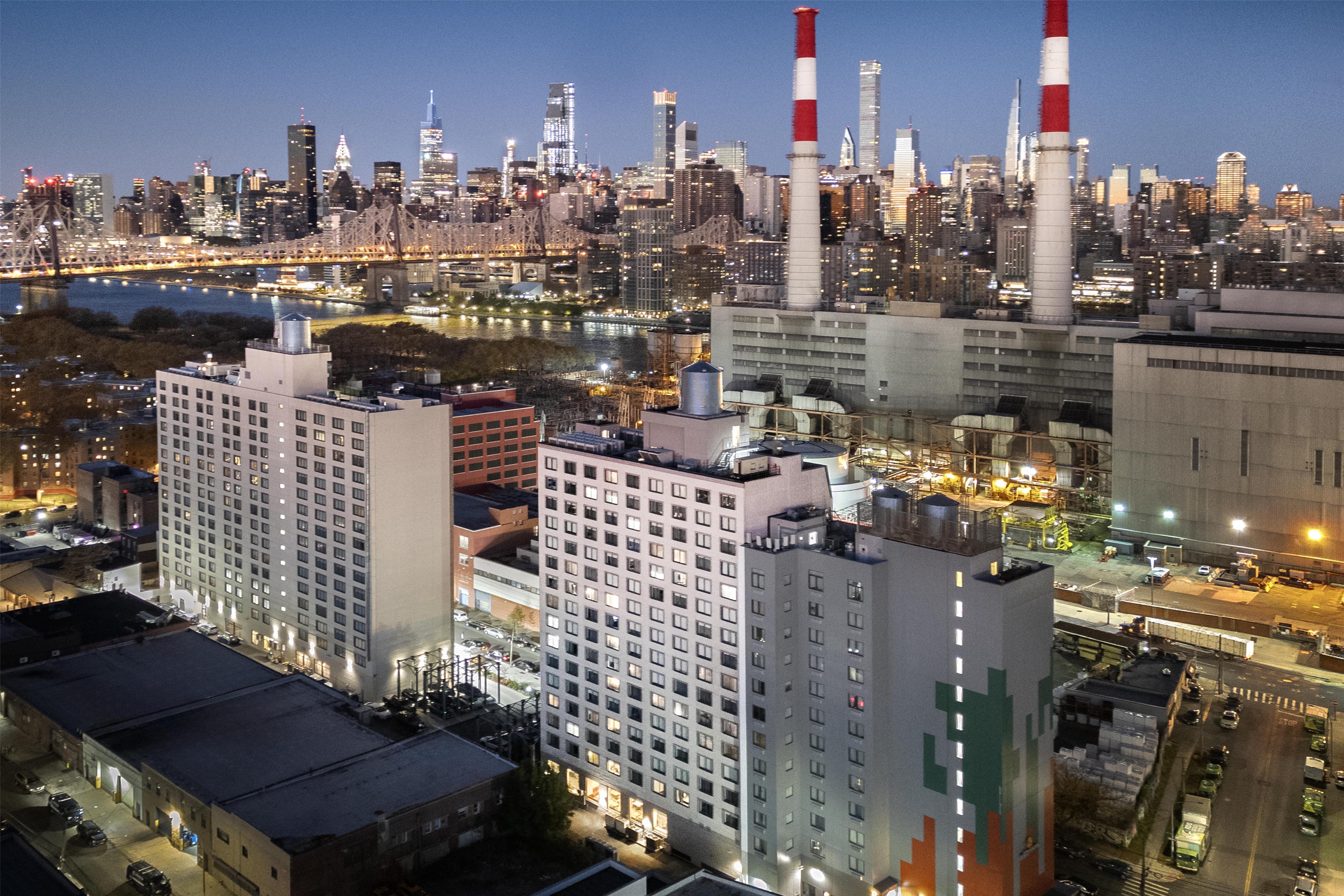Exterior | DoubleTree by Hilton Long Island City, NY