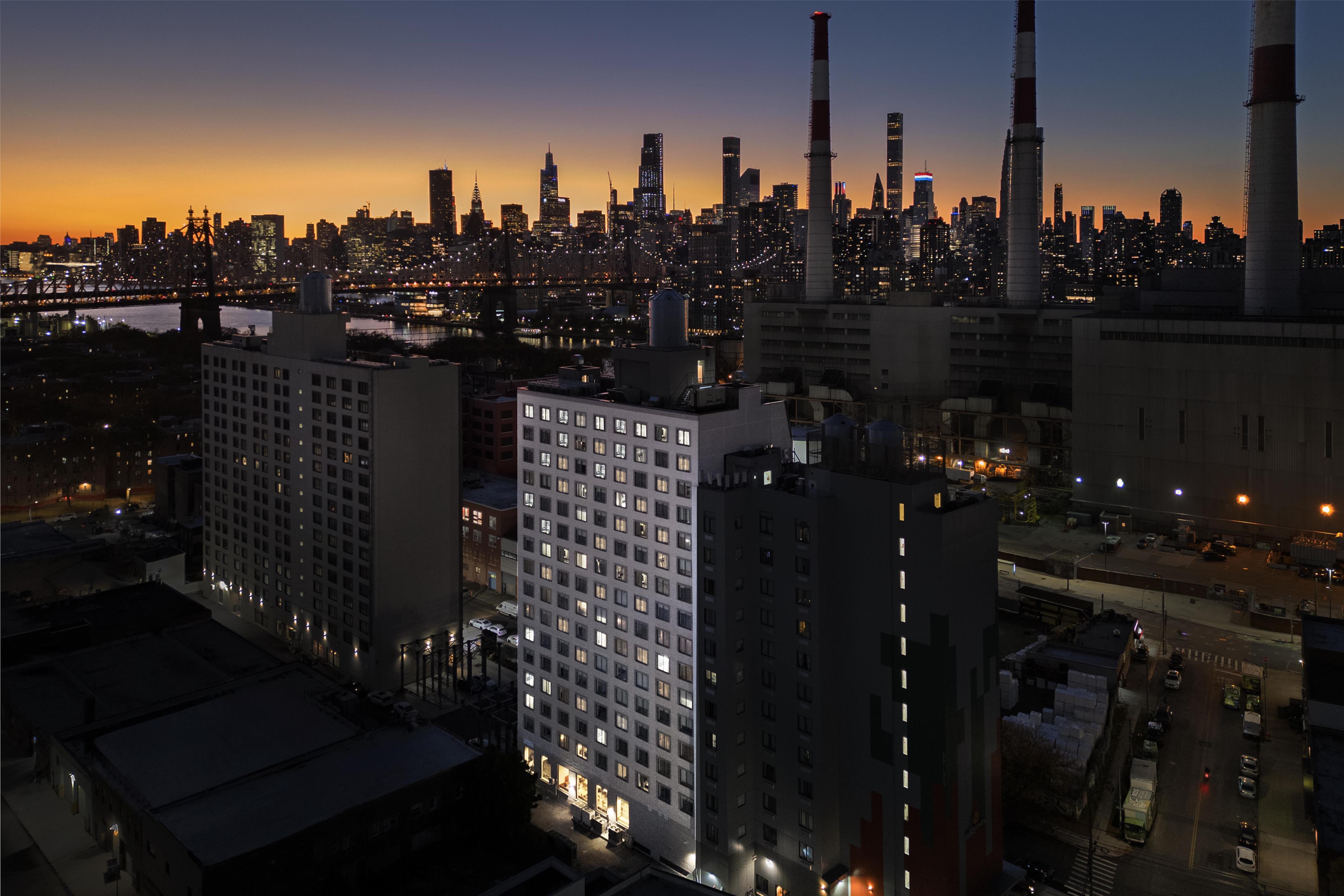 Exterior | DoubleTree by Hilton Long Island City, NY
