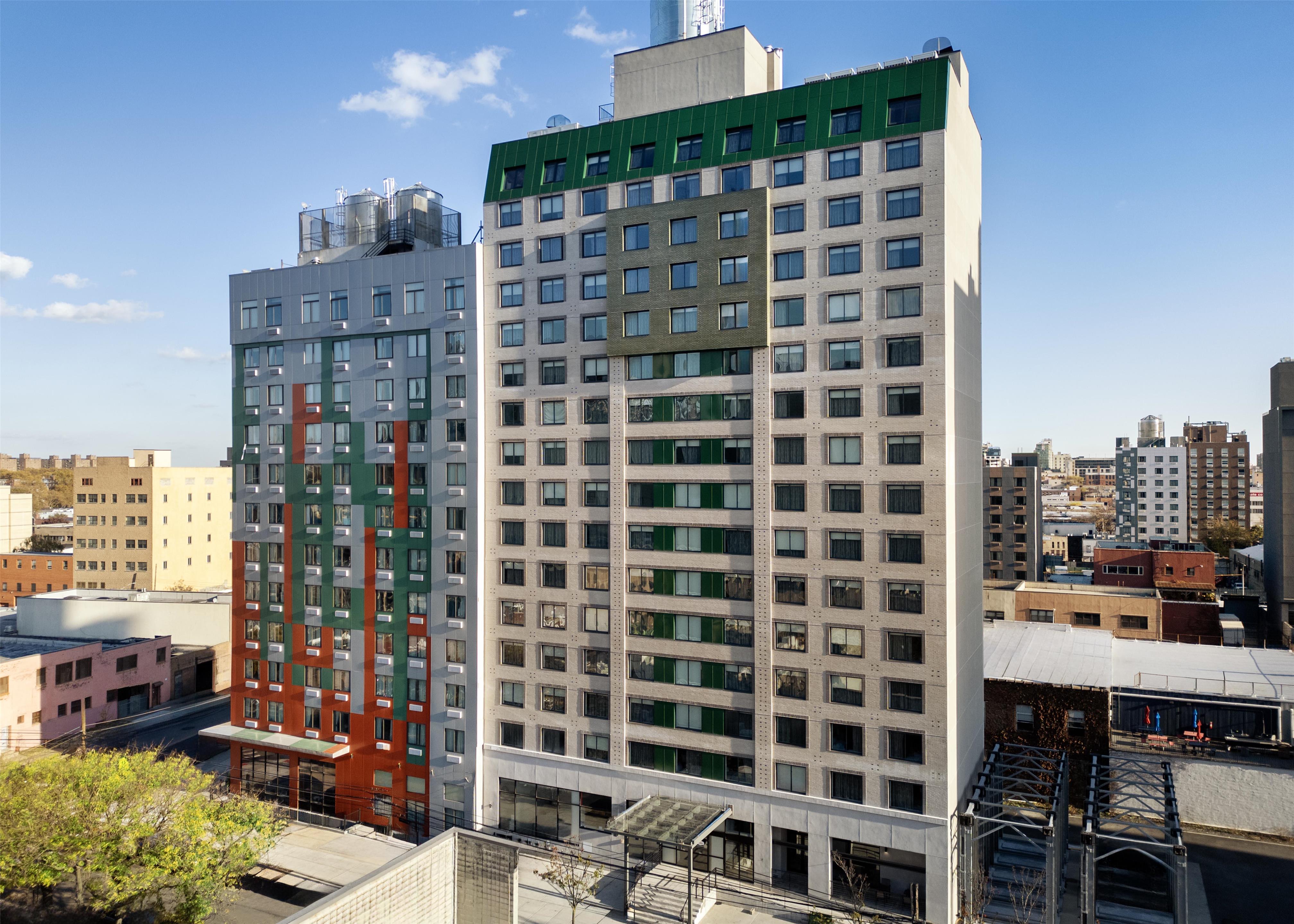 Exterior | DoubleTree by Hilton Long Island City, NY