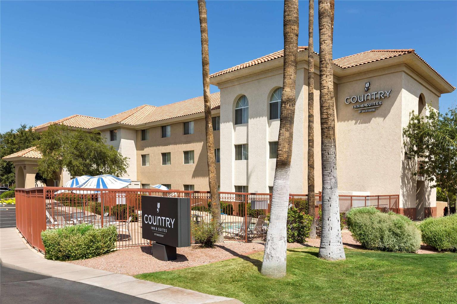 Country Inn & Suites Phoenix Airport