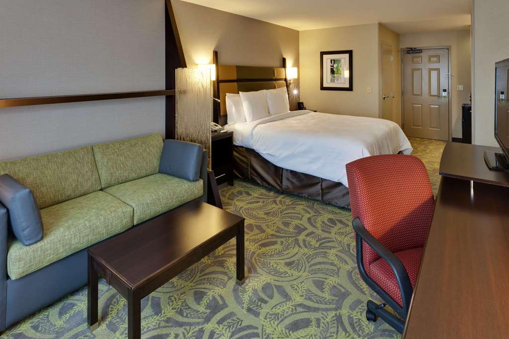 COUNTRY INN AND SUITES BY RADISSON-guestroom-Guest Room,Suite,On-Site.jpg