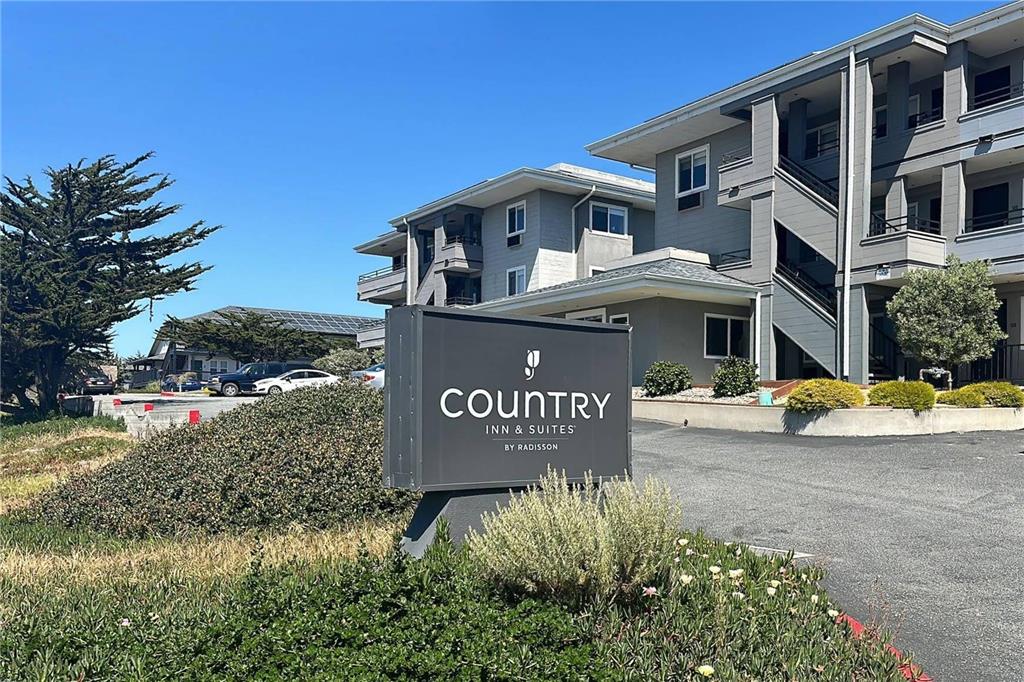 Country Inn & Stes-Monterey Beachfront