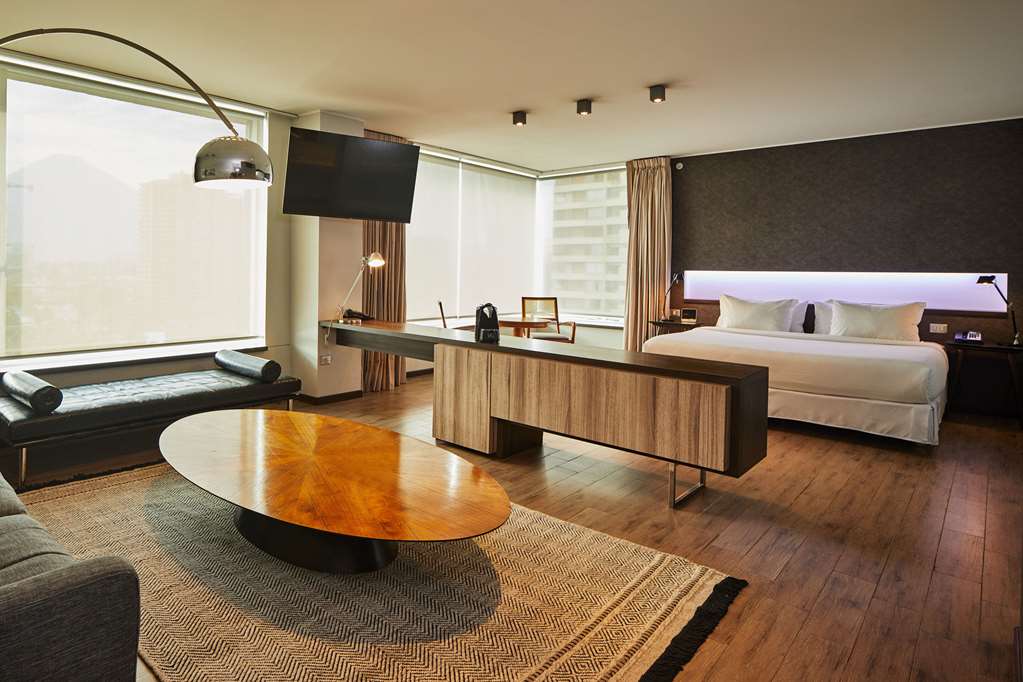 RADISSON BLU PLAZA EL BOSQUE SANTIA-guestroom-Guest Room,Suite,On-Site.jpg