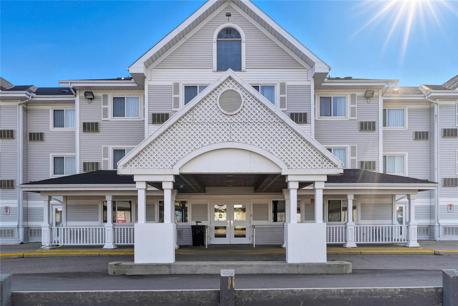 Country Inn & Suites Saskatoon