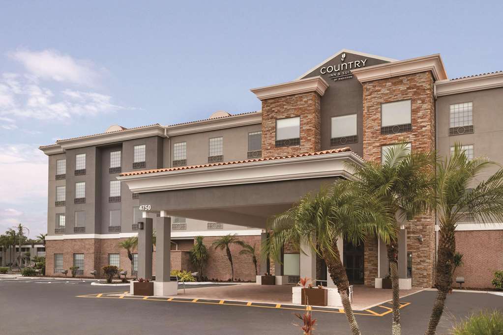 Country Inn & Suites Tampa RJ Stadium