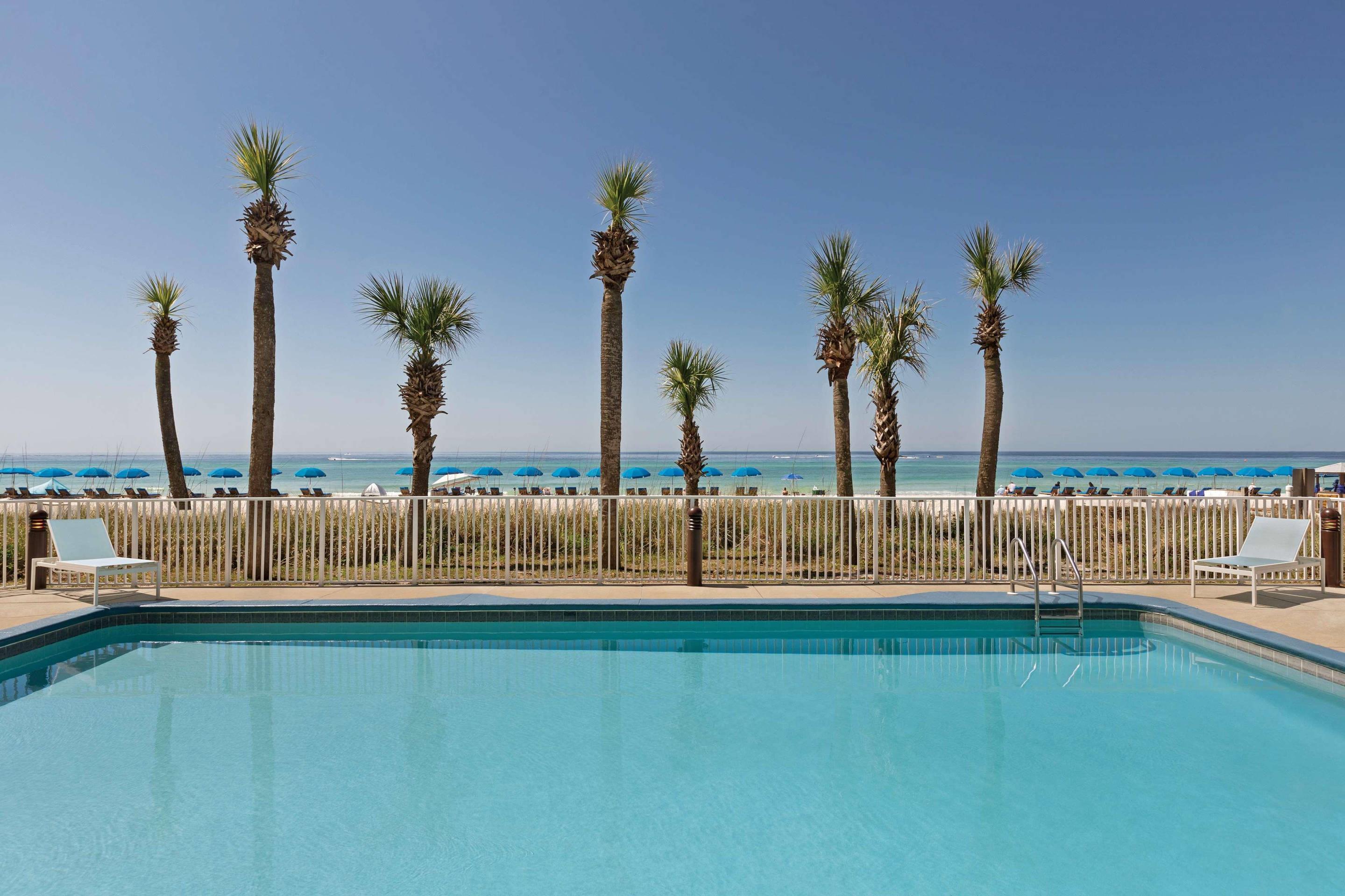 PoolCourtyard | Radisson Panama City Beach - Oceanfront