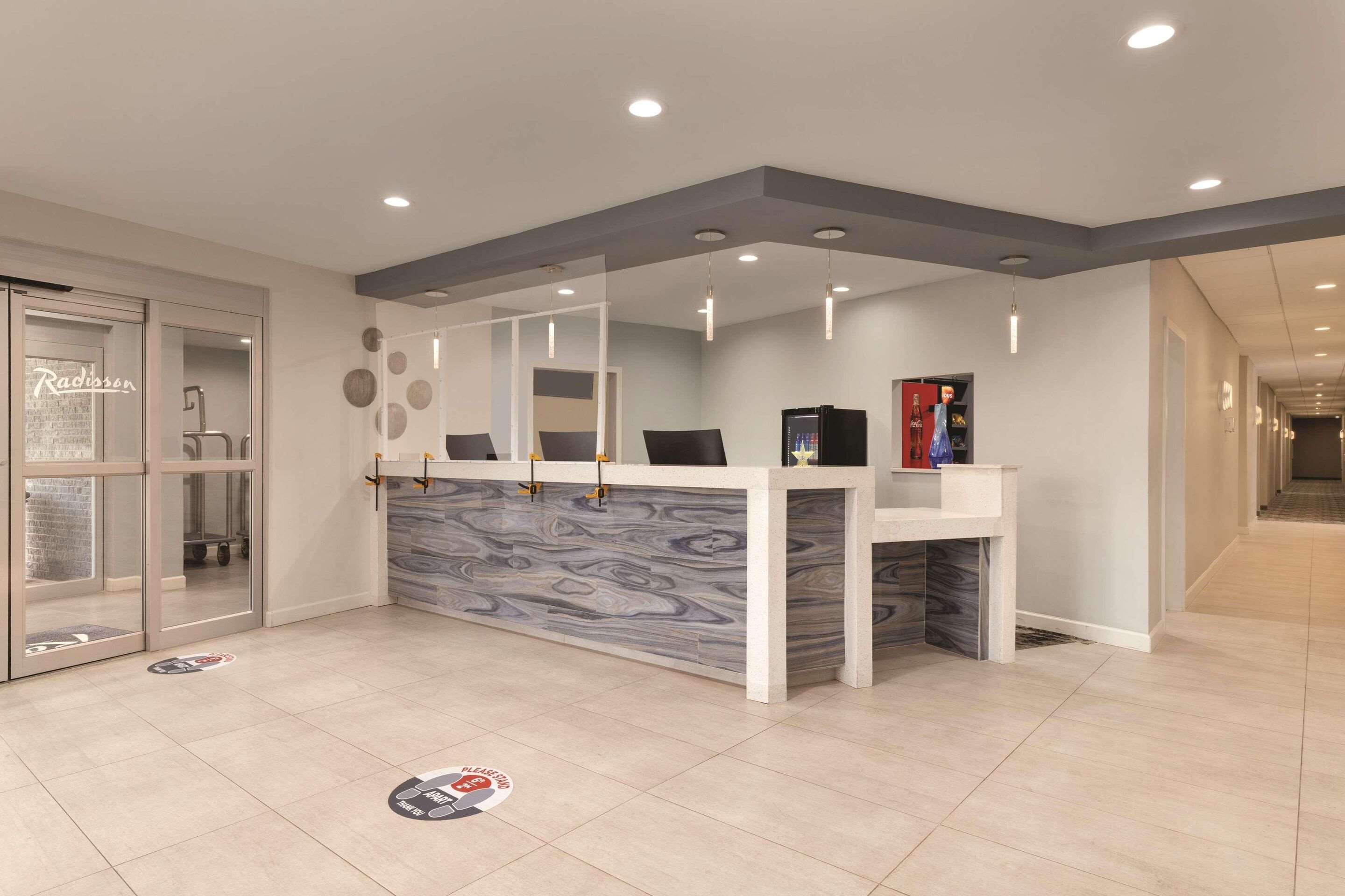 Front Desk | Radisson Hotel Atlanta Airport
