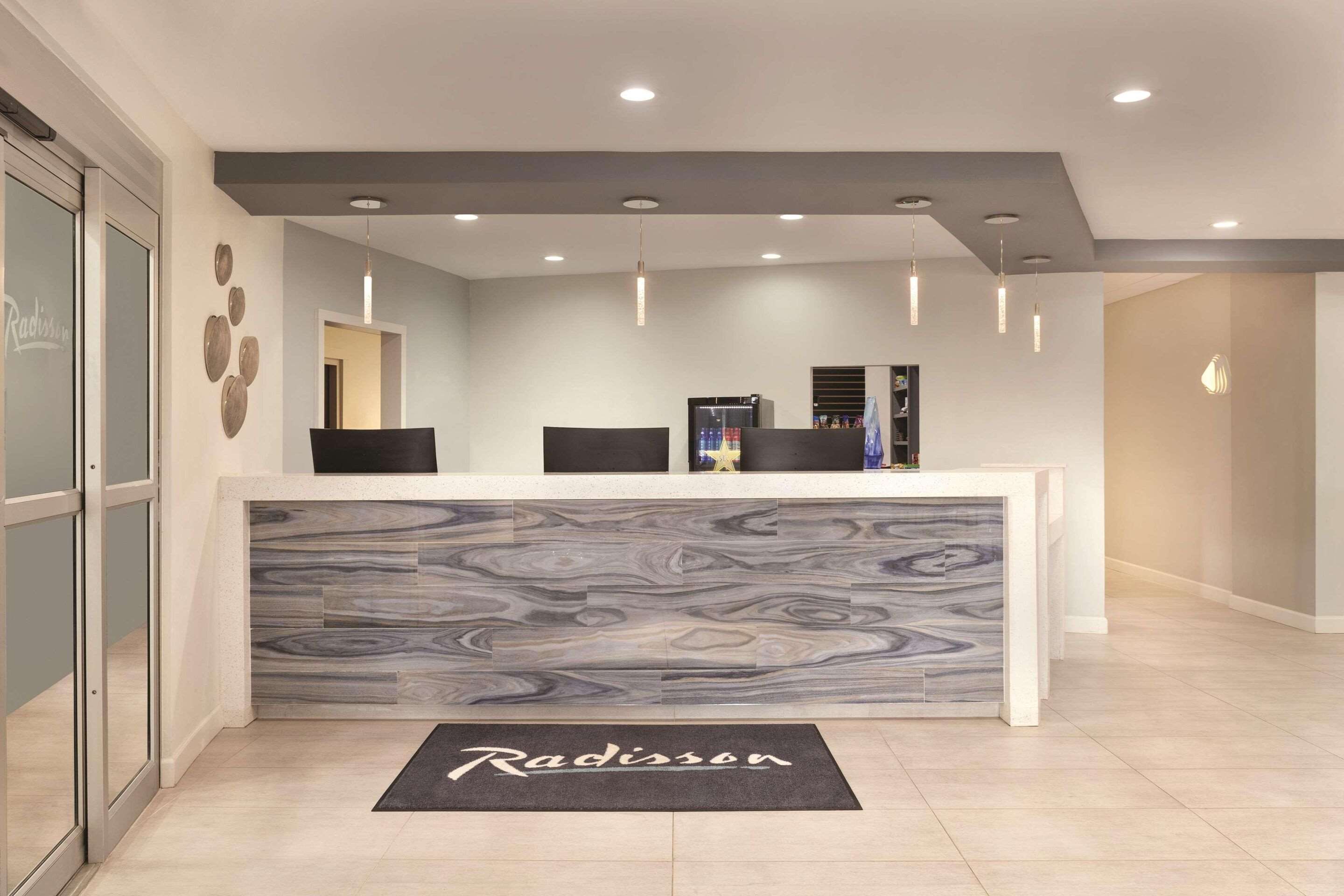 Front Desk | Radisson Hotel Atlanta Airport