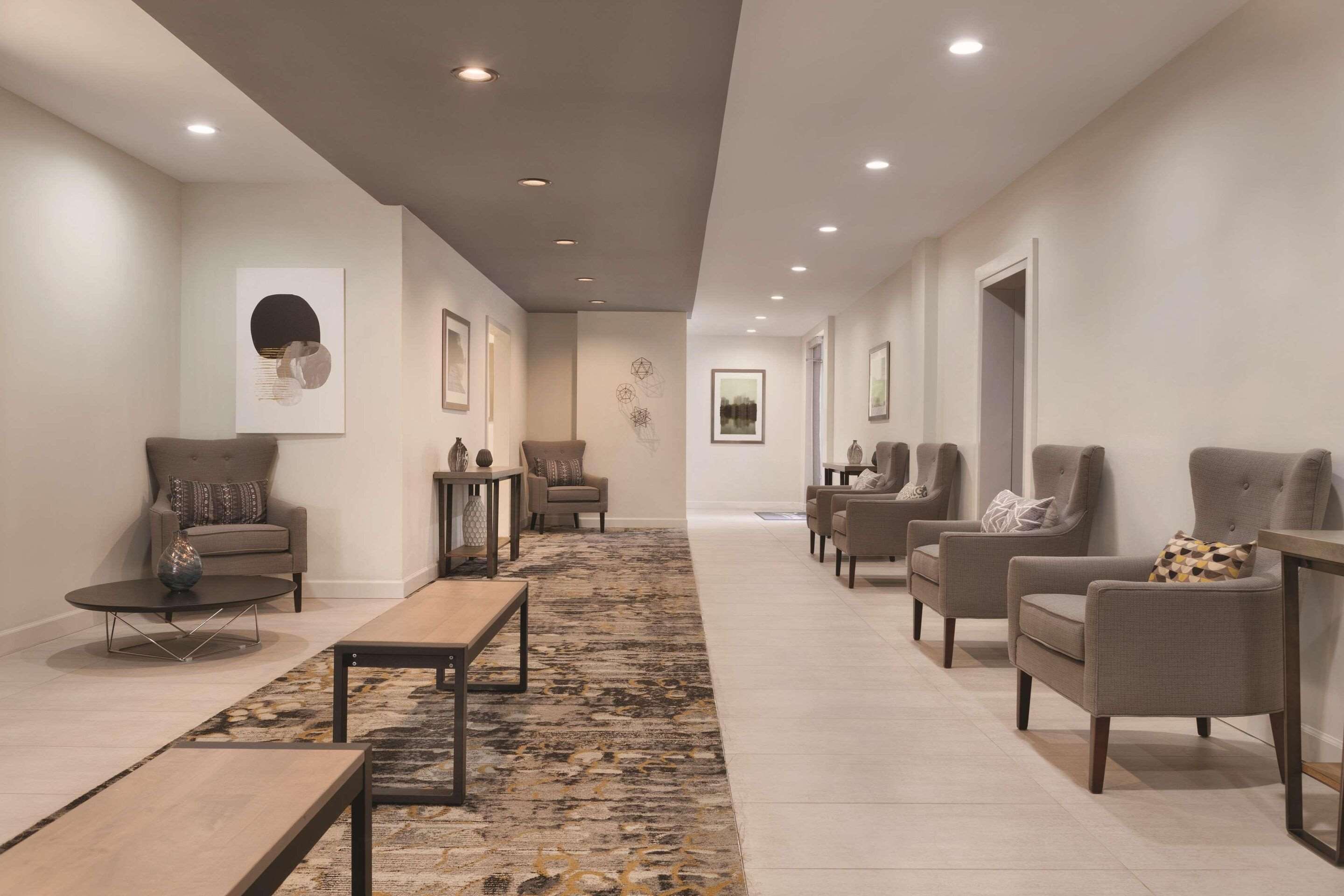 Foyer | Radisson Hotel Atlanta Airport