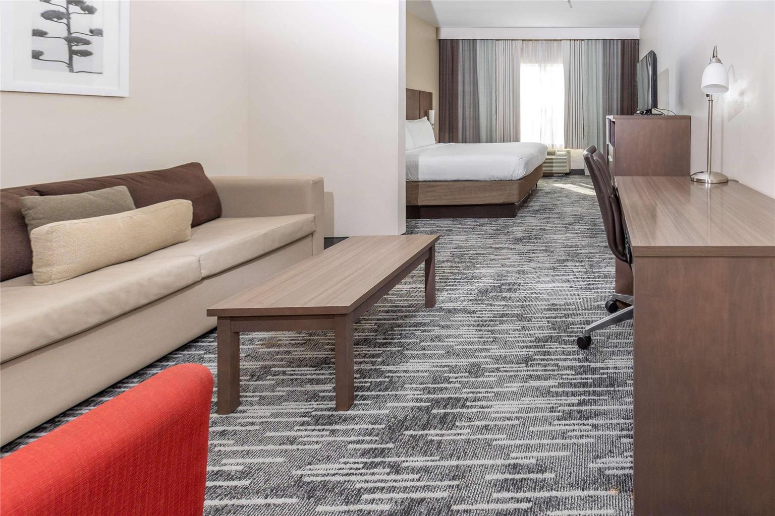 COUNTRY INN AND SUITES BY RADISSON-guestroom-Guest Room,Suite,On-Site.jpg