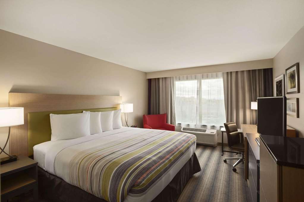 COUNTRY INN AND SUITES BY RADISSON-guestroom-Guest Room,On-Site.jpg