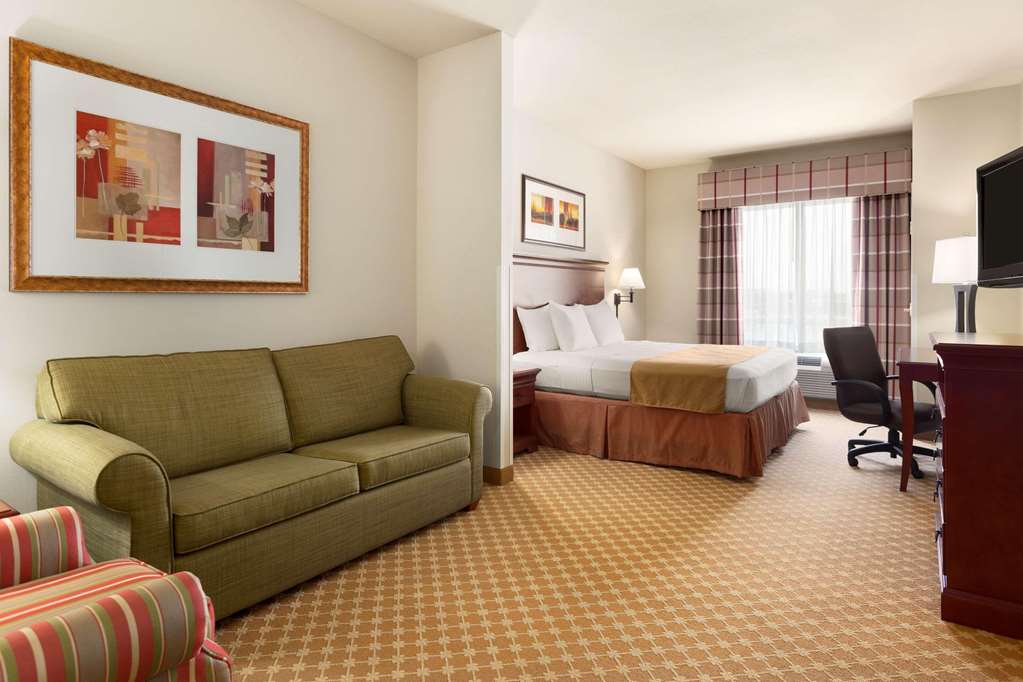 COUNTRY INN & SUITES BY RADISSON TI-guestroom-Guest Room,Suite,On-Site.jpg