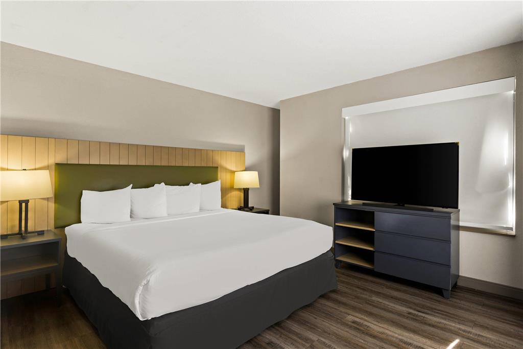 COUNTRY INN AND SUITES BY RADISSON-guestroom-Guest Room,Suite,On-Site.jpg
