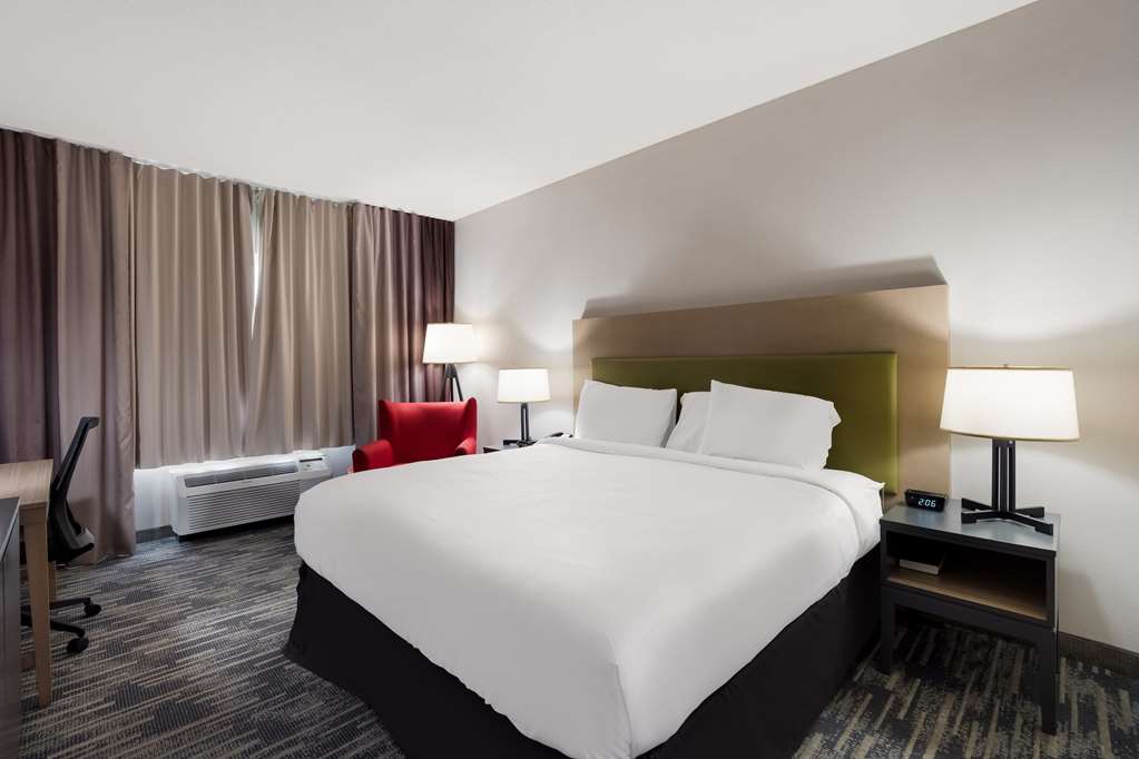 COUNTRY INN AND SUITES BY RADISSON-guestroom-Guest Room,On-Site.jpg