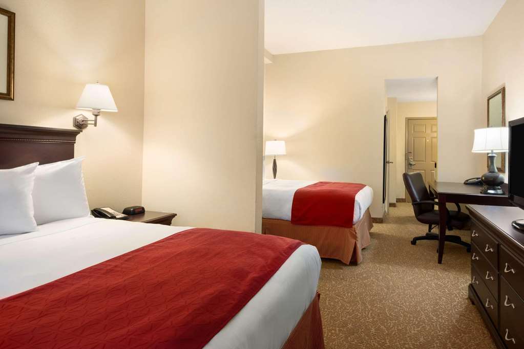 COUNTRY INN & SUITES BY RADISSON NO-guestroom-Guest Room,On-Site.jpg