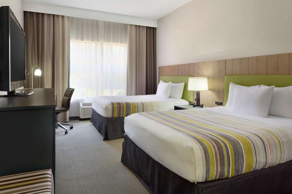 COUNTRY INN & SUITES BY RADISSON BR-guestroom-Guest Room,On-Site.jpg