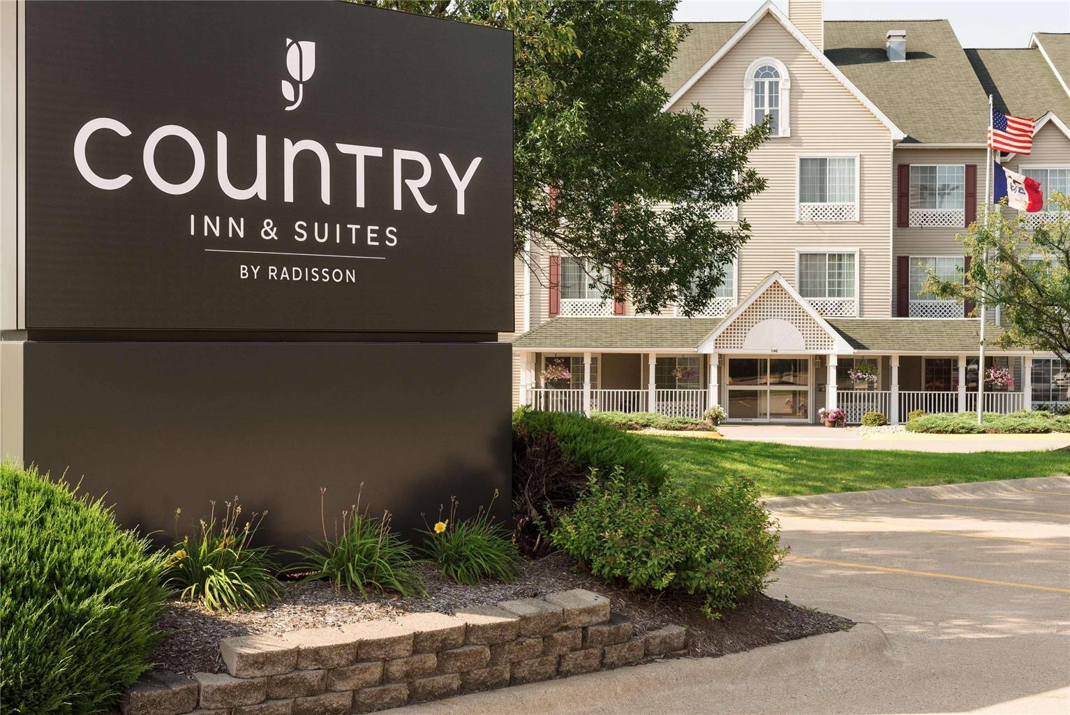 Country Inn & Suites Davenport